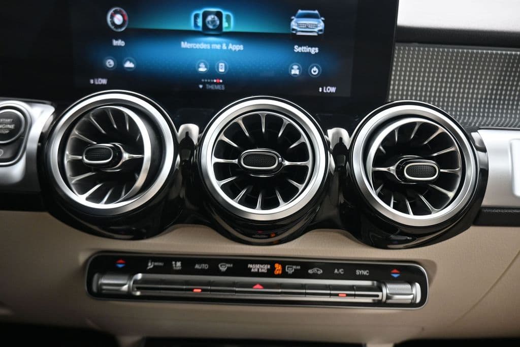2022 Mercedes-Benz GLB GLB 250 4MATIC®, photo 27 of 73