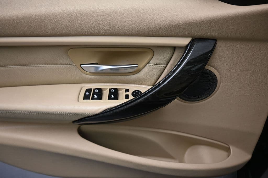 2015 BMW 3 Series 328i xDrive, photo 10 of 59