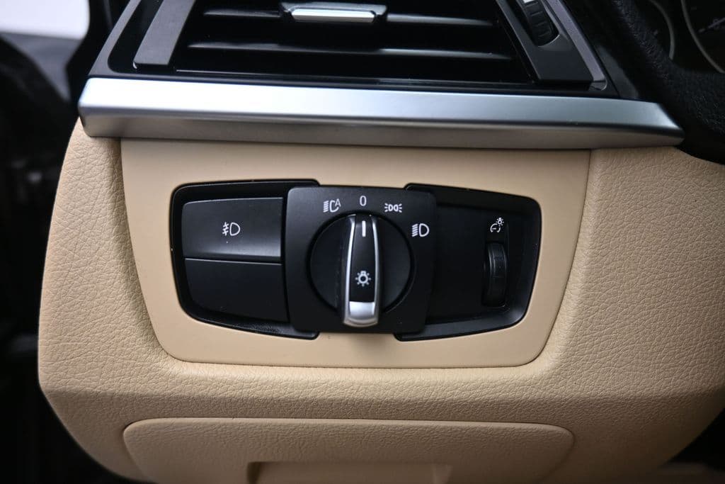 2015 BMW 3 Series 328i xDrive, photo 25 of 59