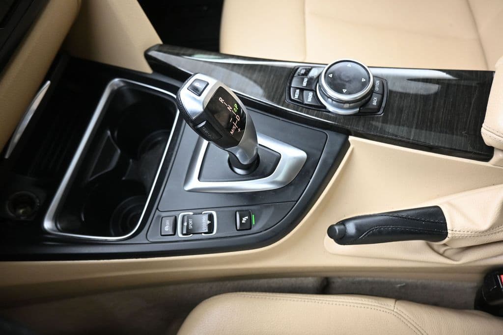 2015 BMW 3 Series 328i xDrive, photo 22 of 59