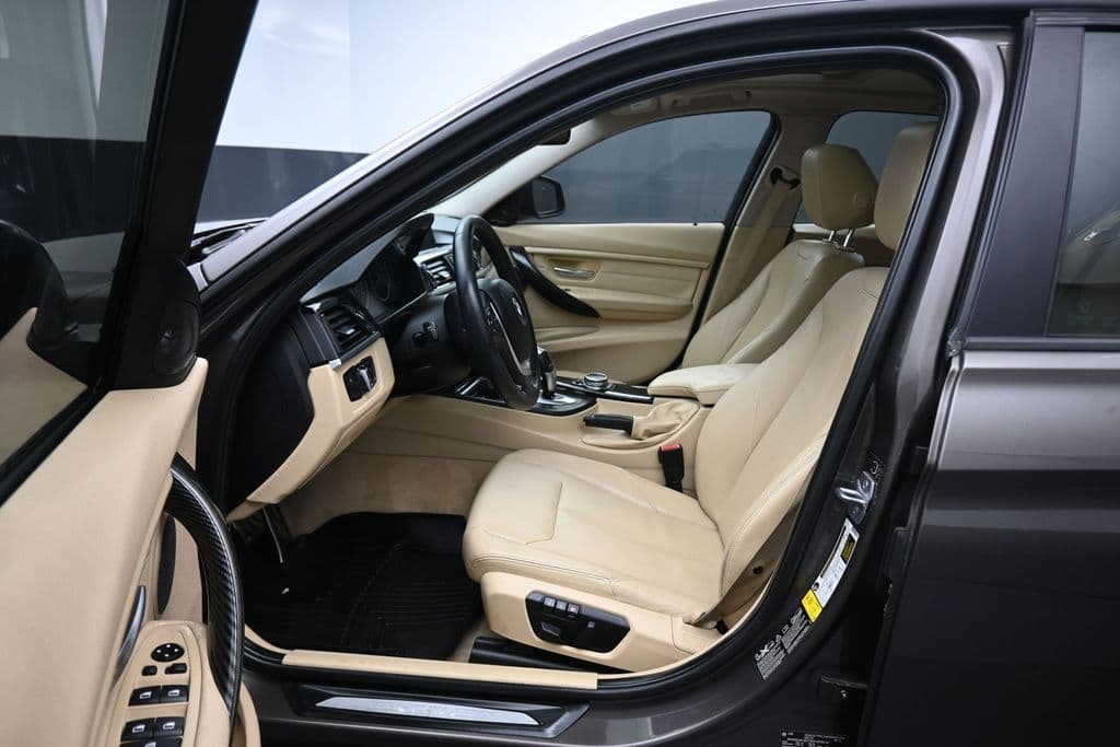 2015 BMW 3 Series 328i xDrive, photo 11 of 59