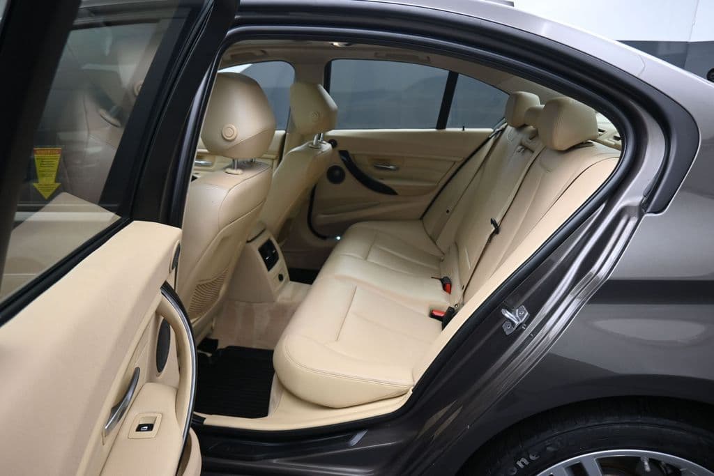2015 BMW 3 Series 328i xDrive, photo 32 of 59