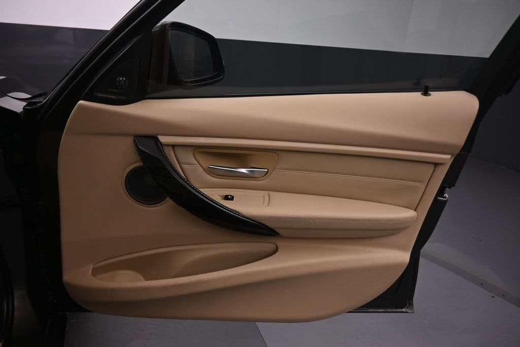 2015 BMW 3 Series 328i xDrive, photo 40 of 59