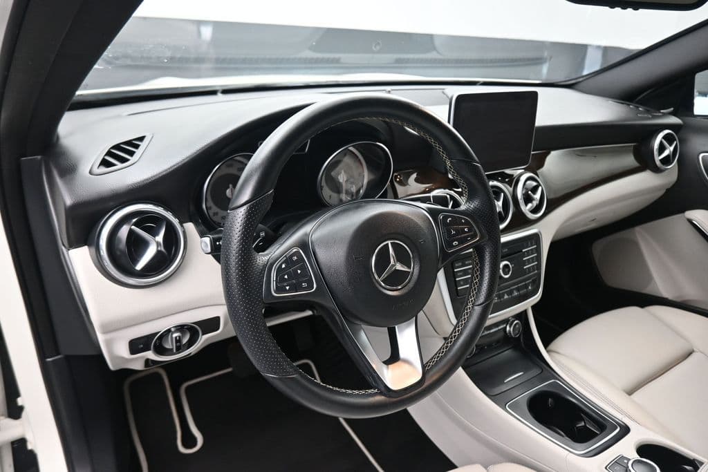 2016 Mercedes-Benz GLA GLA 250, photo 14 of 58