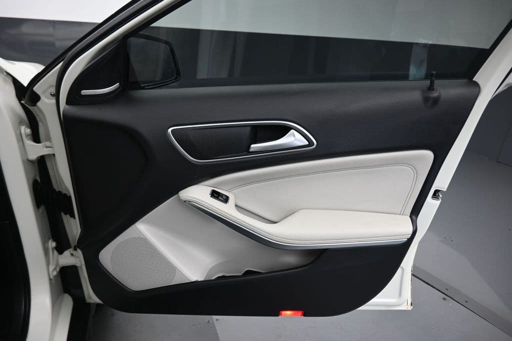 2016 Mercedes-Benz GLA GLA 250, photo 38 of 58