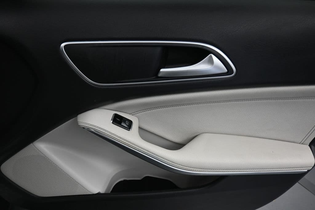2016 Mercedes-Benz GLA GLA 250, photo 39 of 58