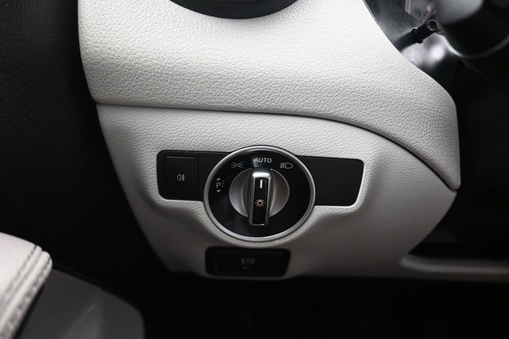 2016 Mercedes-Benz GLA GLA 250, photo 26 of 58