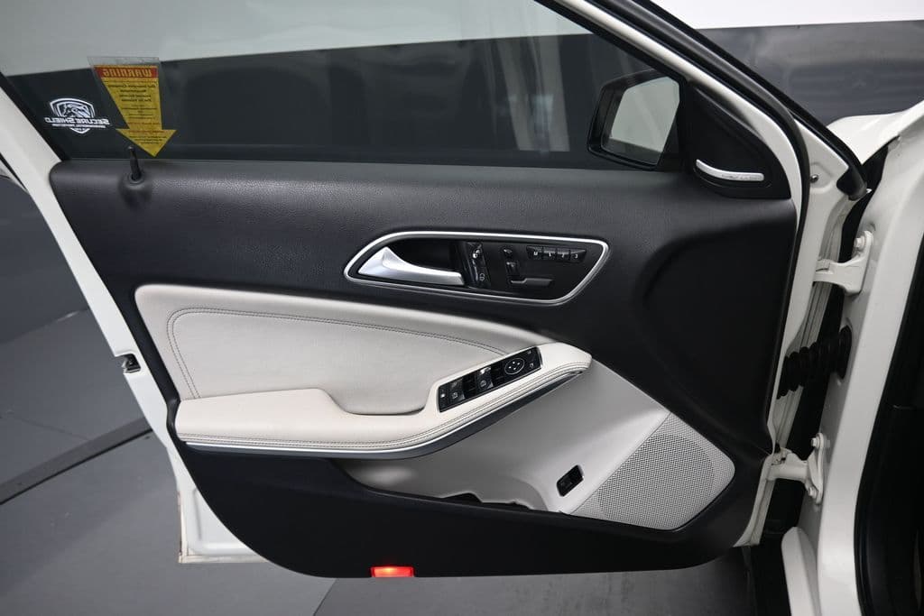 2016 Mercedes-Benz GLA GLA 250, photo 9 of 58