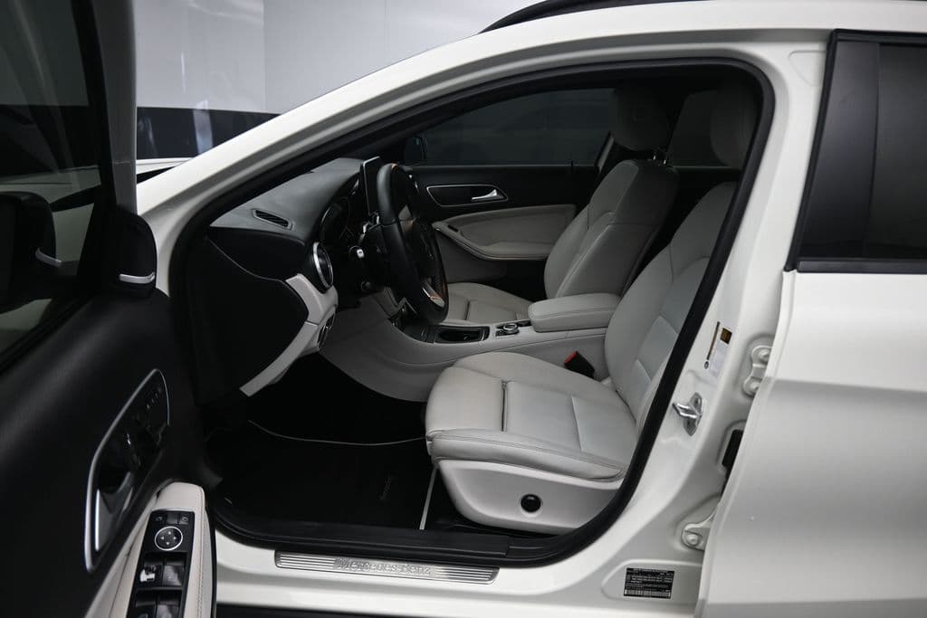 2016 Mercedes-Benz GLA GLA 250, photo 13 of 58
