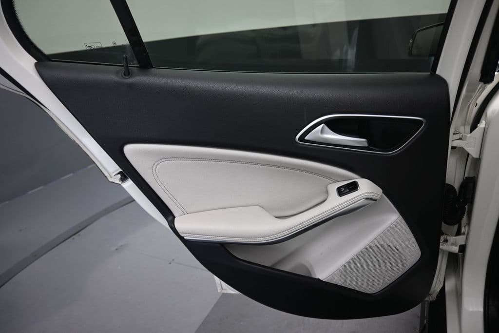 2016 Mercedes-Benz GLA GLA 250, photo 29 of 58