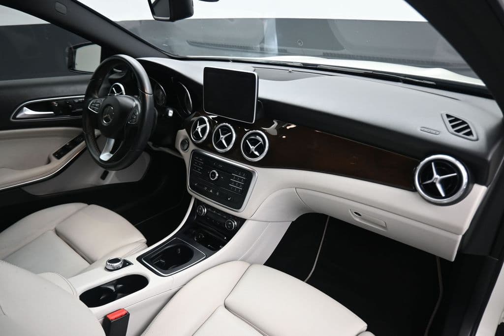 2016 Mercedes-Benz GLA GLA 250, photo 42 of 58