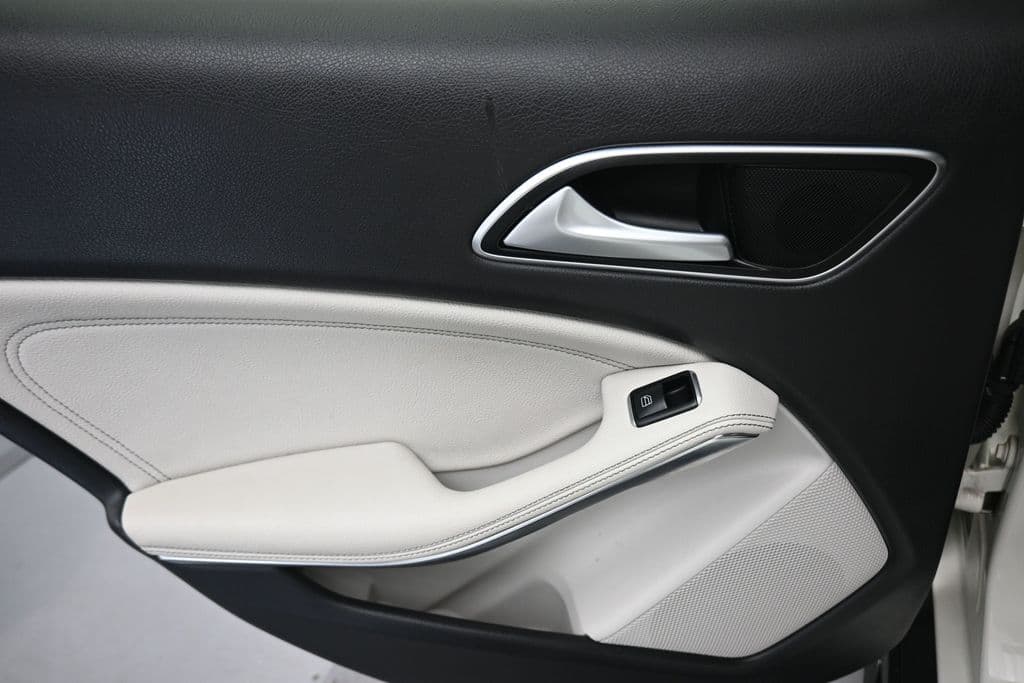 2016 Mercedes-Benz GLA GLA 250, photo 30 of 58
