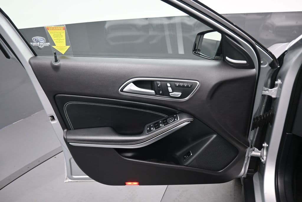 2020 Mercedes-Benz GLA GLA 250 4MATIC®, photo 9 of 58