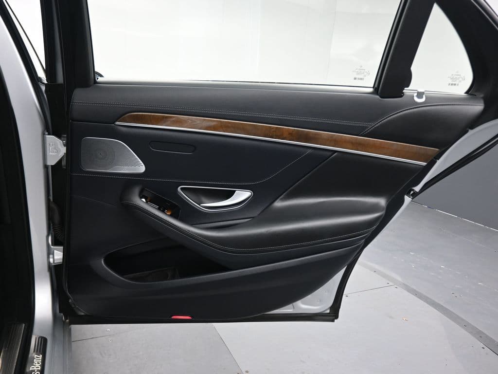 2016 Mercedes-Benz S-Class S 550 4MATIC®, photo 37 of 63