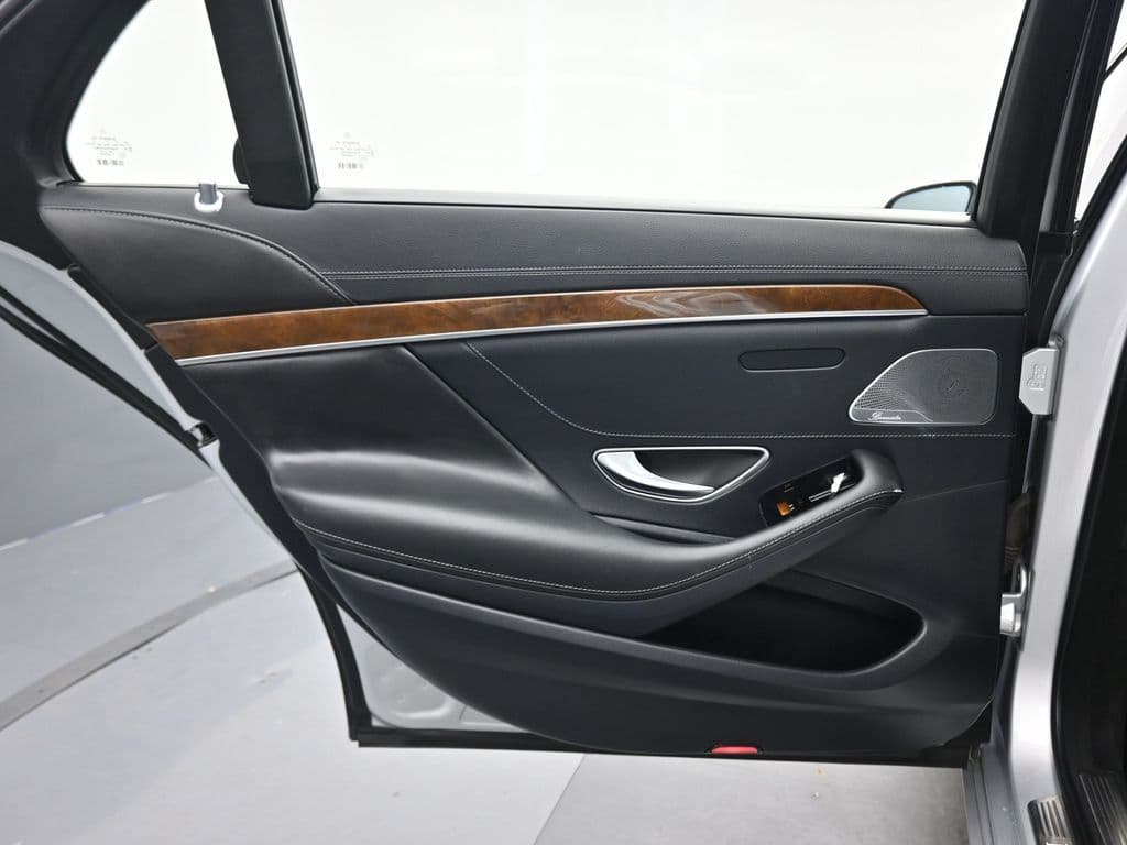 2016 Mercedes-Benz S-Class S 550 4MATIC®, photo 33 of 63