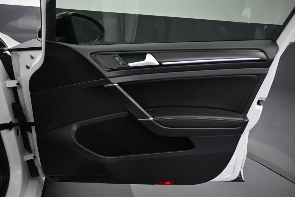 2019 Volkswagen Golf R DCC & Navigation 4Motion, photo 38 of 57