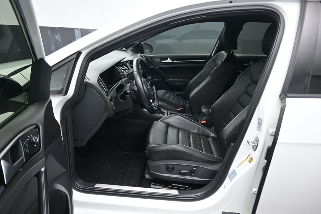 2019 Volkswagen Golf R DCC & Navigation 4Motion, photo 11 of 57