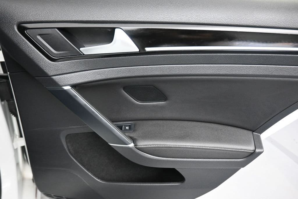 2019 Volkswagen Golf R DCC & Navigation 4Motion, photo 35 of 57