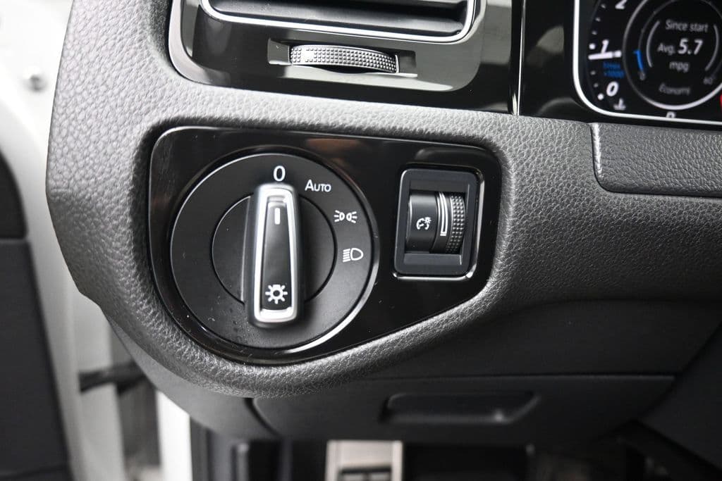 2019 Volkswagen Golf R DCC & Navigation 4Motion, photo 25 of 57