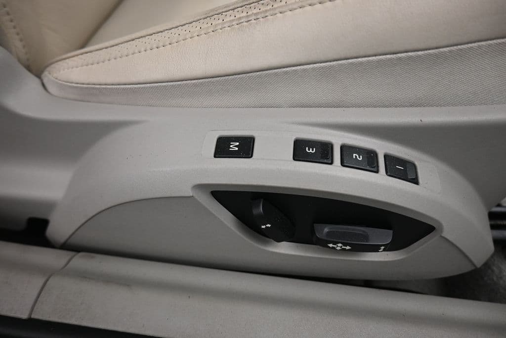 2011 Volvo C70 T5, photo 30 of 49