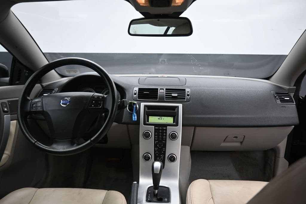 2011 Volvo C70 T5, photo 34 of 49