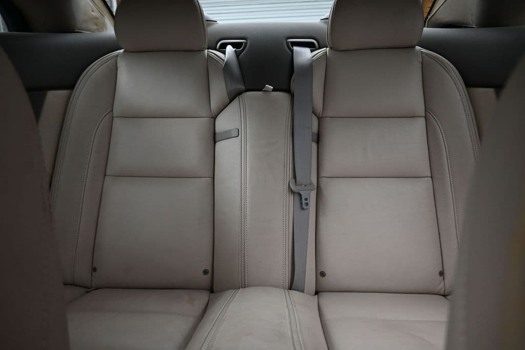 2011 Volvo C70 T5, photo 22 of 49