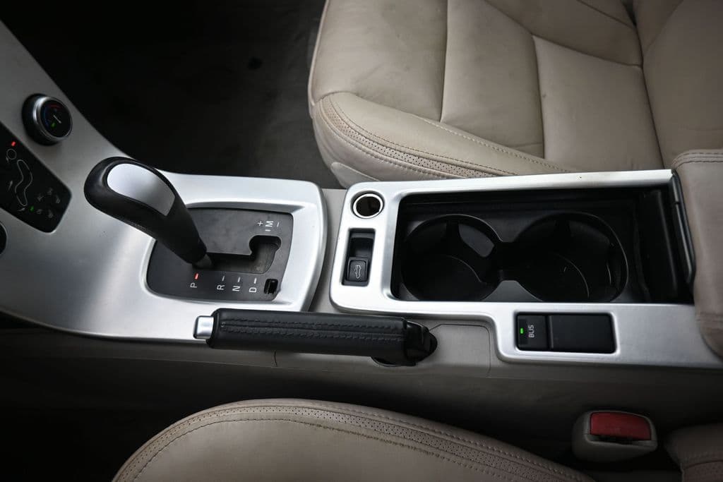 2011 Volvo C70 T5, photo 18 of 49