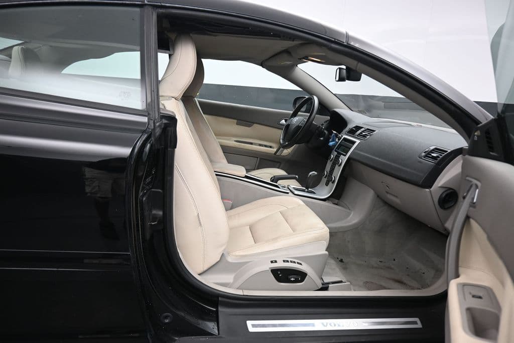 2011 Volvo C70 T5, photo 29 of 49