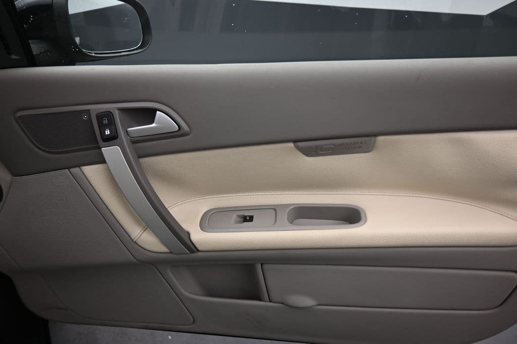 2011 Volvo C70 T5, photo 28 of 49