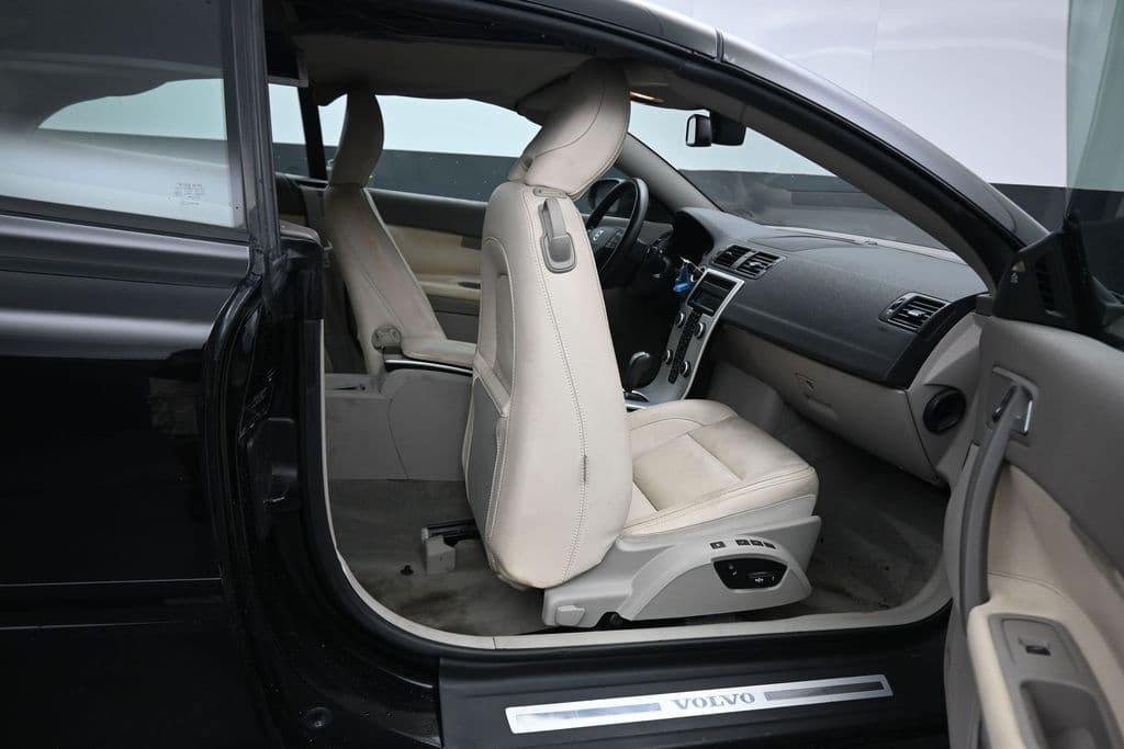 2011 Volvo C70 T5, photo 32 of 49
