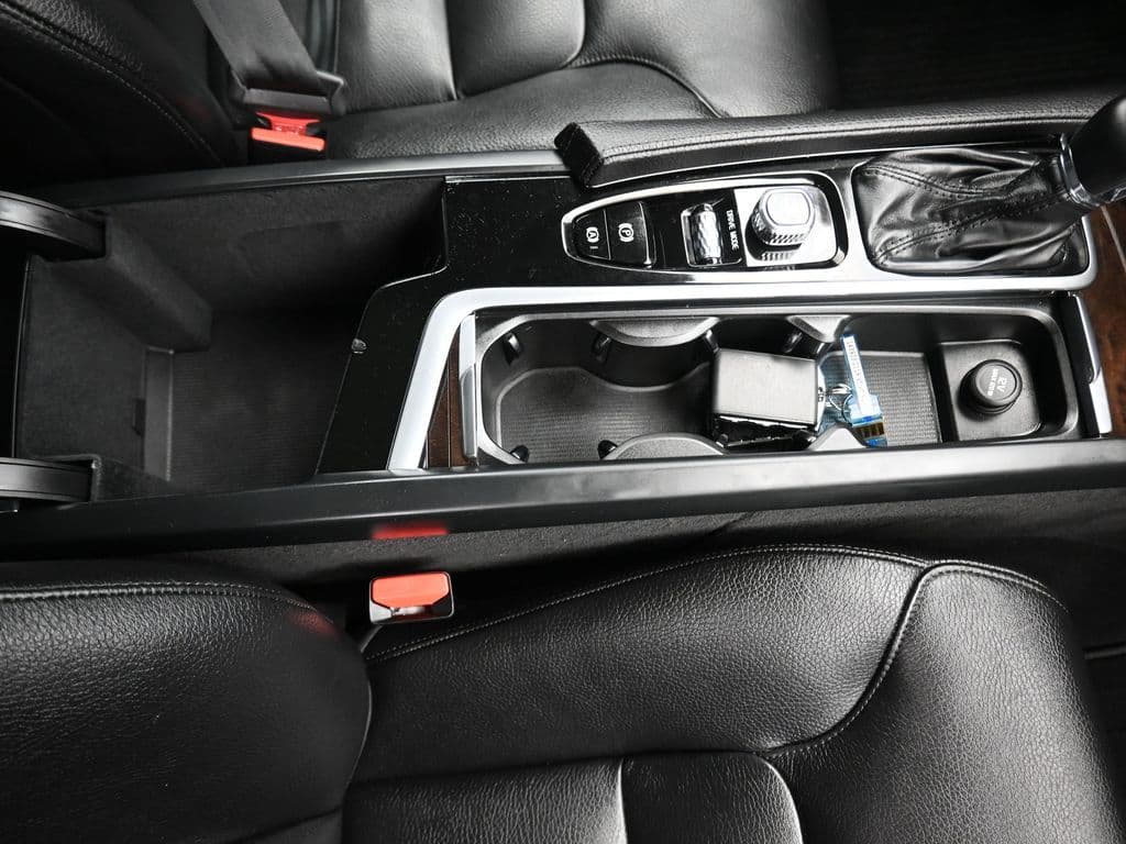 2019 Volvo XC90 T6 Momentum, photo 40 of 59