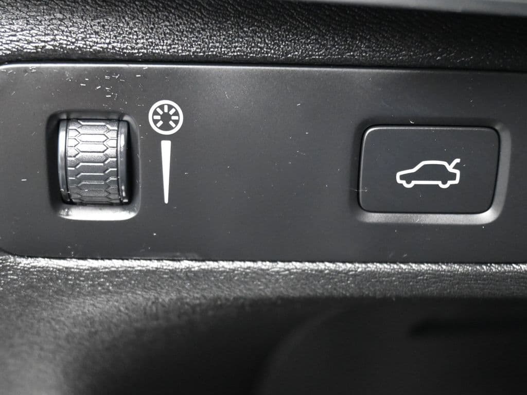 2019 Volvo XC90 T6 Momentum, photo 20 of 59