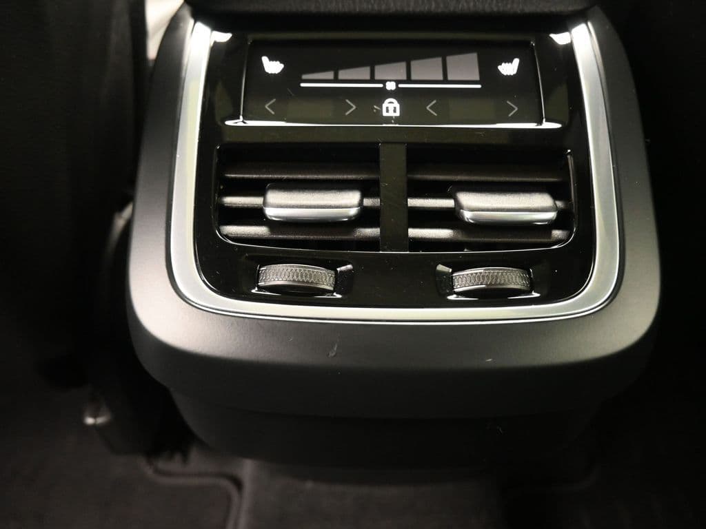 2019 Volvo XC90 T6 Momentum, photo 27 of 59