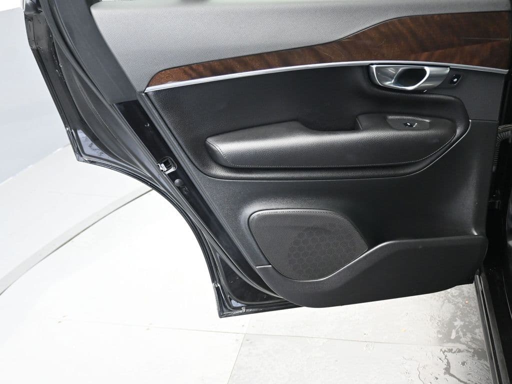 2019 Volvo XC90 T6 Momentum, photo 23 of 59