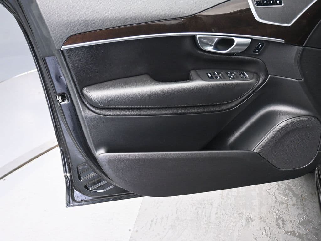 2019 Volvo XC90 T6 Momentum, photo 10 of 59