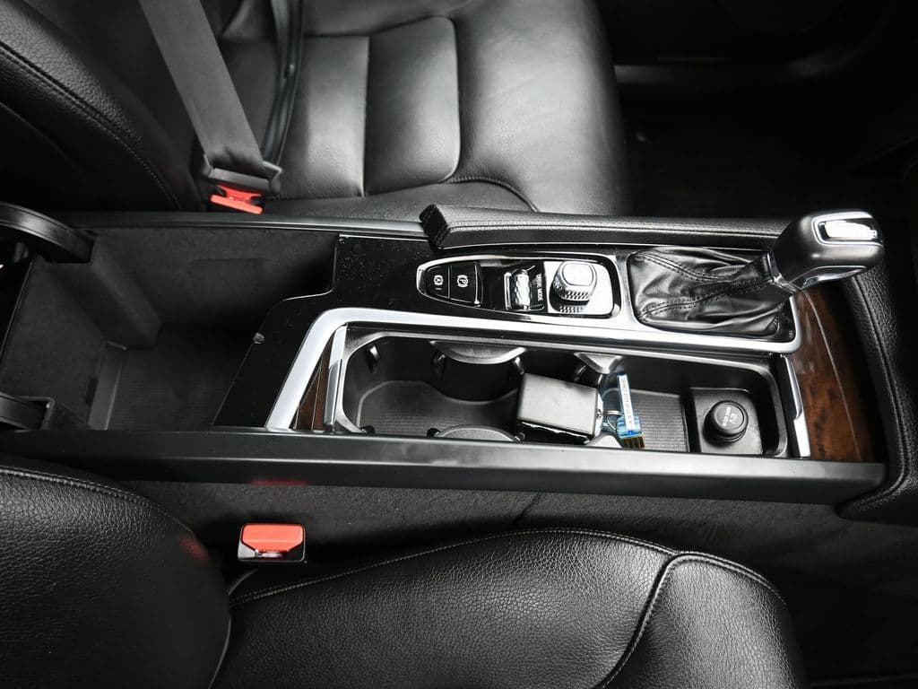 2019 Volvo XC90 T6 Momentum, photo 41 of 59