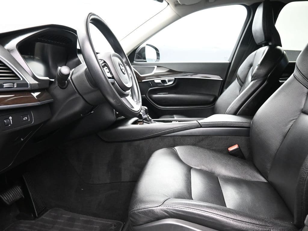 2019 Volvo XC90 T6 Momentum, photo 9 of 59