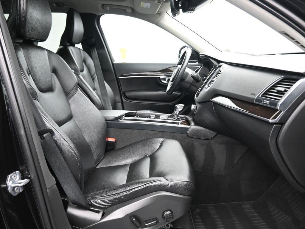 2019 Volvo XC90 T6 Momentum, photo 37 of 59