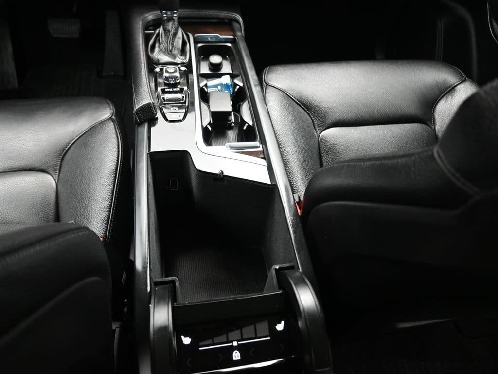 2019 Volvo XC90 T6 Momentum, photo 26 of 59